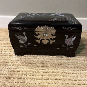 Vietnam Lacquer Mother Of Pearl Jewelry Box